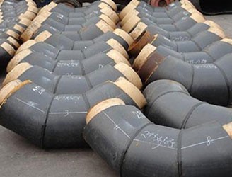 預制直埋保溫彎頭是保溫管件中的一種，保溫彎頭構成，是由高密度聚乙烯外護管、聚氨酯泡沫保溫層及內工作鋼管緊密結合而成。保溫彎頭主要用于保溫直管的轉向，一般與保溫管道配套使用，是根據保溫工程管線設計時用于